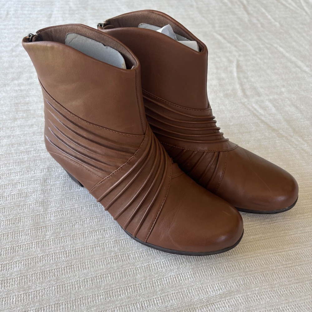 Rockport‎ Total Motion Adelyn Tan Leather Pleated Ankle Boots CH3993 Womens 7.5